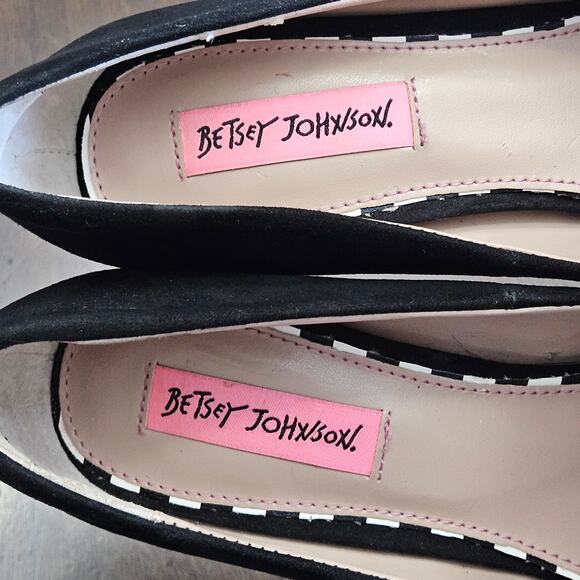 Betsey Johnson Eyes Heels Womens 7.5 Black Pointed Fur Detail Statement Novelty - Picture 11 of 12